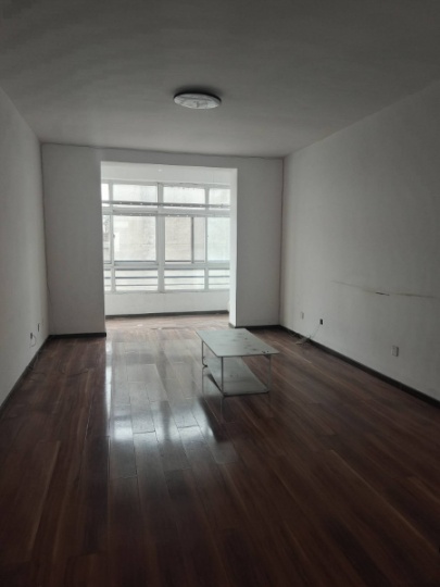 空间大阳光充足房