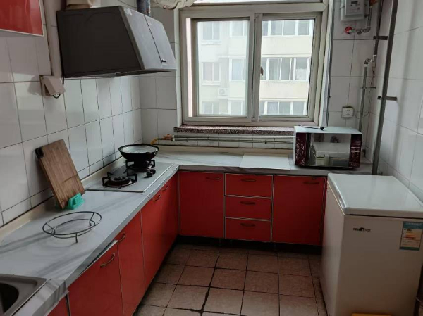 市中心 118平 3室二厅 带租赁车位 老证